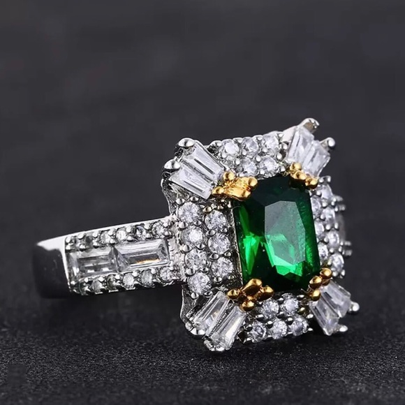 ✨✨Emerald Cut Halo Ring✨ - Picture 3 of 5